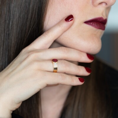 Bague 1930 or jaune, rubis & diamants