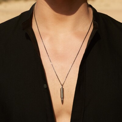 Pendentif Akillis sur chaîne Fatal Attraction en titane