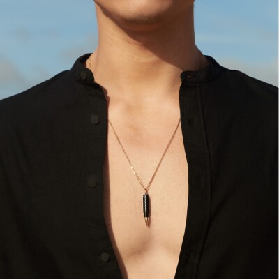 Pendentif Akillis sur chaîne cross Fatal Attraction en titane dlc noir pointe en or rose