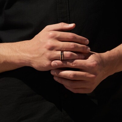 Bague Akillis Capture In Motion centre en titane dlc noir, extérieur en or rose