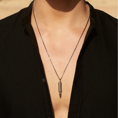 Pendentif Akillis sur chaîne Fatal Attraction en titane dlc noir