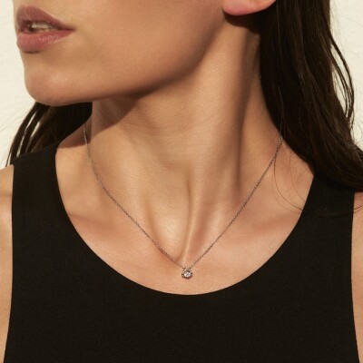 Pendentif Akillis chaîne piège Capture Me en or blanc et diamant