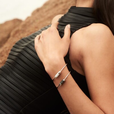 Bracelet Akillis flex fermé aimanté Bang Bang en or blanc rhodié noir pavé de diamants