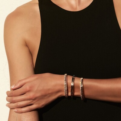 Bracelet Akillis bangle Capture Me en or rose pavé de diamants