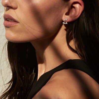 Boucles d'oreilles puces Akillis Capture Me en or blanc pavées de diamants