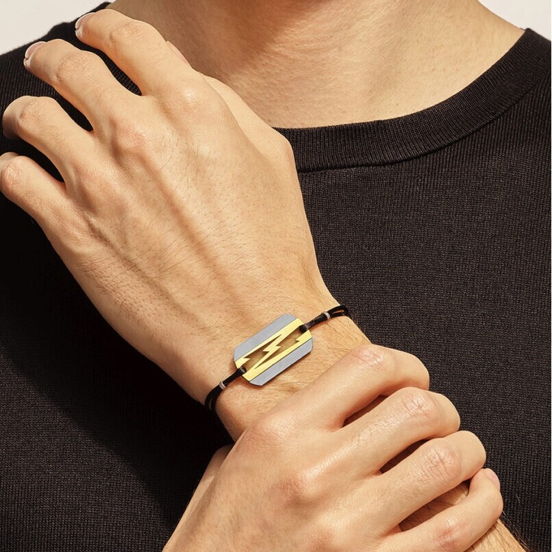 Bracelet Akillis LoveTag en titane et or jaune vue 3