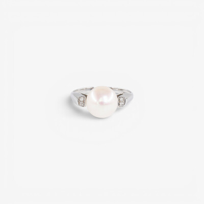 Bague or blanc, diamants & perle