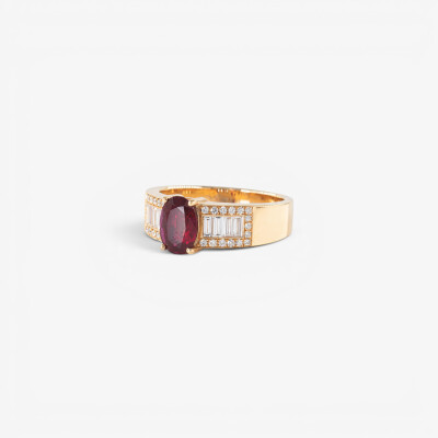 Bague 1930 or jaune, rubis & diamants