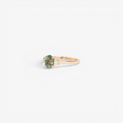 Bague Mademoiselle or rose, saphir vert & diamants
