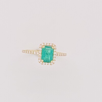 Bague en or jaune, émeraude, et diamants