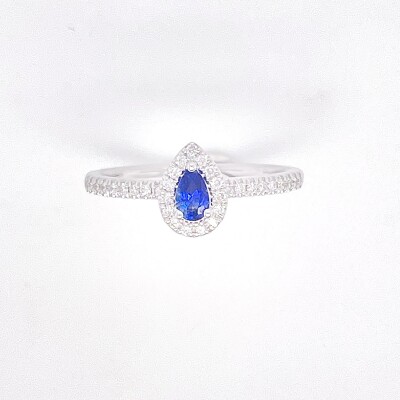 Bague en or blanc 750/1000, saphir et diamants