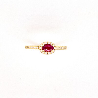 Bague en or jaune, rubis et diamants