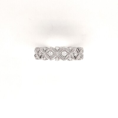 Bague en or blanc 750/1000 et diamants