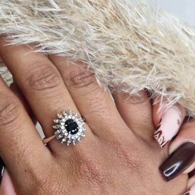 Bague en or blanc 18 carats saphir et diamants