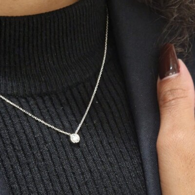 Collier Solitaire Diamant 18 carats serti clos