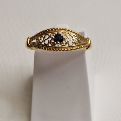 Bague vintage or saphir