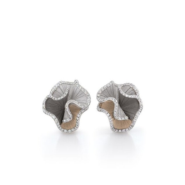 Boucles d'oreilles série Sultana en or blanc glace, beige naturel et lave noire 18Kt avec diamants