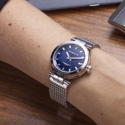 NEWPORT – AUTOMATIQUE NACRE BLEUE & DIAMANTS