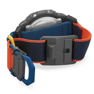 Montre G-Shock DW-5600MNC-8A2 | Édition Multicolore | Bracelet Tissu FIDLOCK®