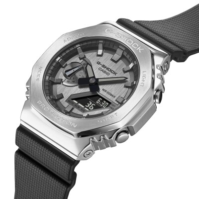 Montre G-Shock x STAR WARS "The Mandalorian and Grogu" Édition Limitée GM-2100-1AER-MAN