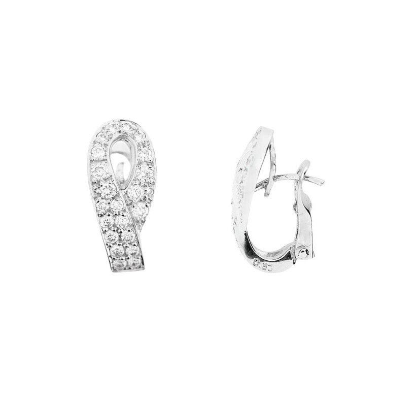 Boucles d\'oreilles en or blanc, pavage diamants