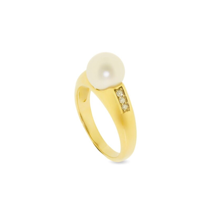 Bague perle d\'eau douce et diamants, or jaune