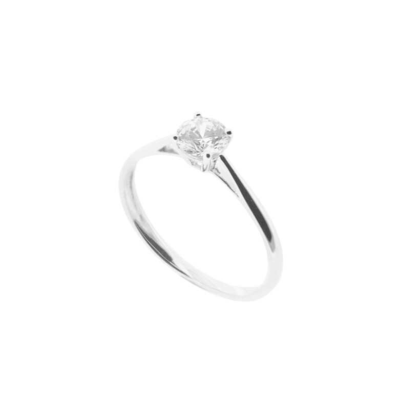 Bague en or blanc, oxyde de zirconium