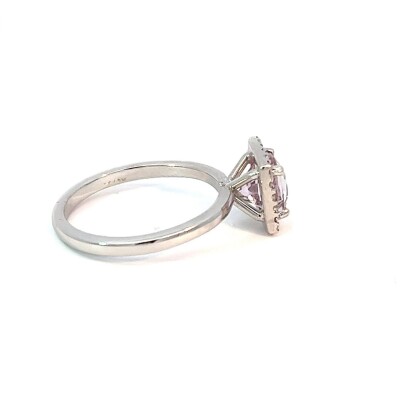 Bague en or blanc saphir rose et diamants