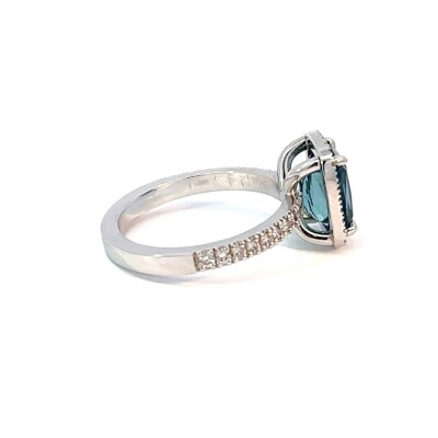 Bague en or blanc tourmaline indigolite et diamants