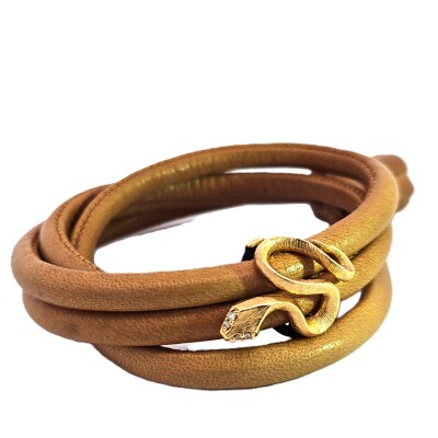 Charm Serpent en or jaune sur cuir