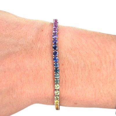 Bracelet rivière Saphirs Arc-en-ciel en or blanc