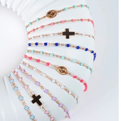 Bracelet Gigi Clozeau Croix en or rose, résine blanche, taille 17cm