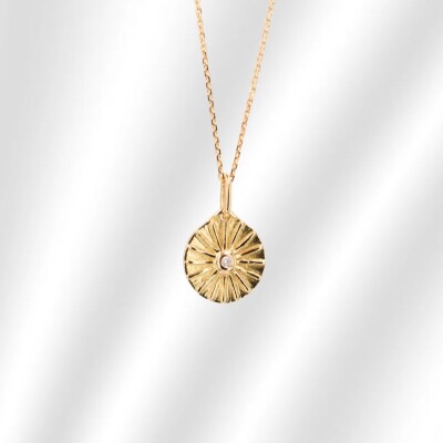 Médaille Soleil rayonnant Mely en or jaune 750 millièmes, 15mm