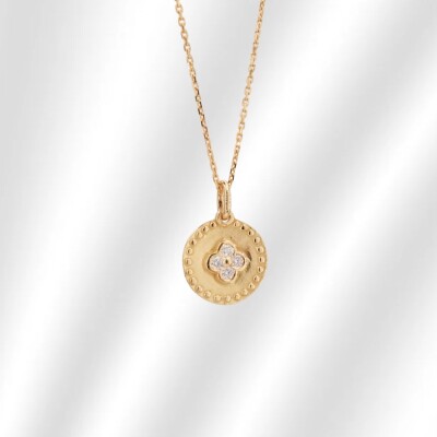 Médaille Mely quadrilobe en or jaune 750 millièmes et diamants, 14 mm