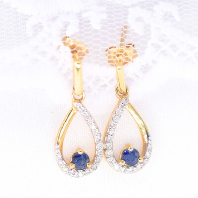 Boucles d'oreilles en or jaune, saphirs et diamants