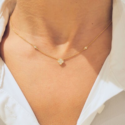 Collier Trèfle Ligne Vendôme Collection Lumière or jaune 750 millièmes et diamants