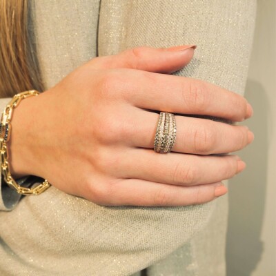 Bague Ligne Vendôme Collection Lumière en or rose 750 millièmes et diamants