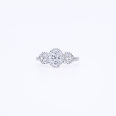 Bague Ligne Vendôme Collection Lumière en or blanc 750 millièmes et diamants