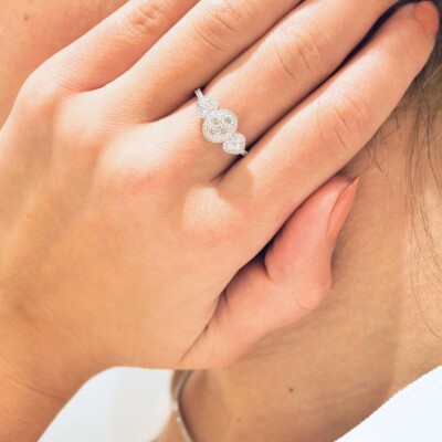 Bague Ligne Vendôme Collection Lumière en or blanc 750 millièmes et diamants