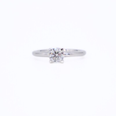 Bague de fiançailles Poque Joaillier or blanc 750 millièmes et diamant