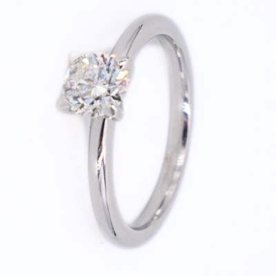 Bague de fiançailles Poque Joaillier or blanc 750 millièmes et diamant