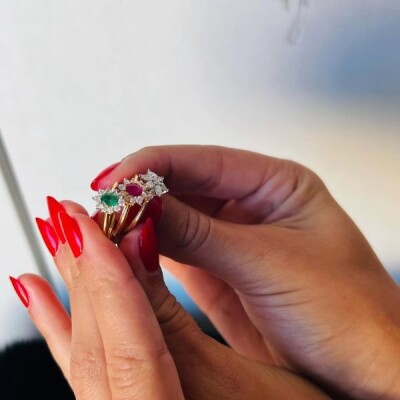 Bague Collection Lumière en or jaune 750 millièmes, rubis et diamants