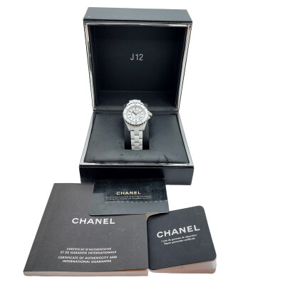 Montre Chanel J12