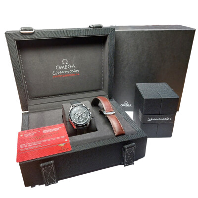 Omega Speedmaster Moonwatch