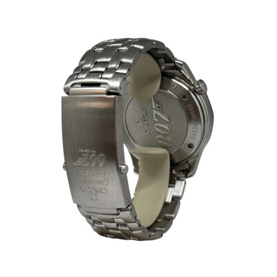 Omega Seamaster James Bond