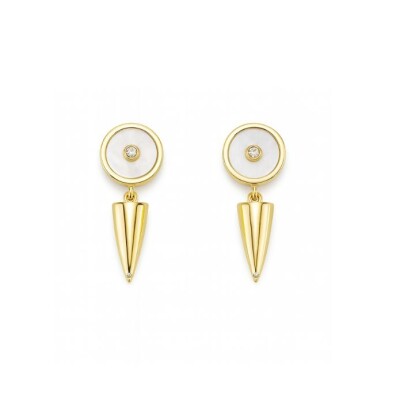 Boucles d'oreilles or jaune, nacre et diamants
