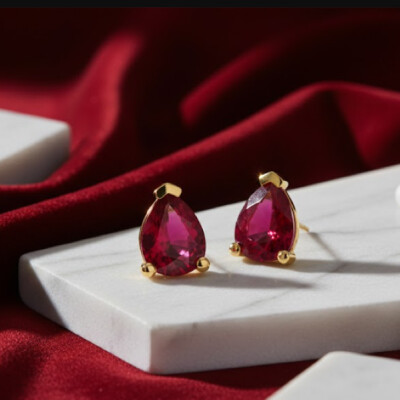 Boucles oreilles or jaune 18 cts et rubis