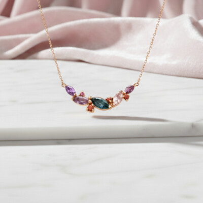 Collier or rose 18 cts et pierres fines