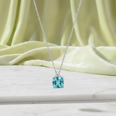 collier or blanc 18 cts, topaze et diamants