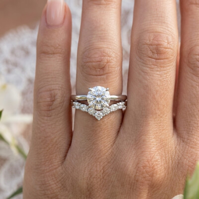 Alliance V or blanc 18 cts et diamants